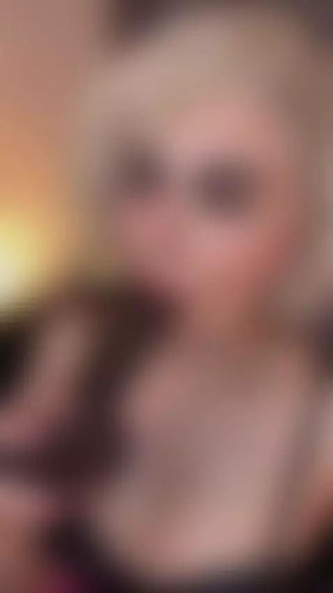 MAKE ME SUCK AND TASTE THAT BIG BOY 🤤 by marian-pinzon