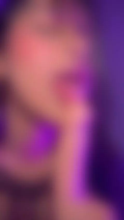 Do you like it when it’s bouncing? 😈🍑 by angellbelle1