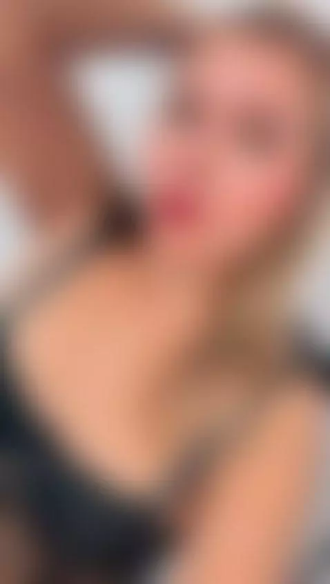 The way I moan is your sweetest addiction by melodysanz