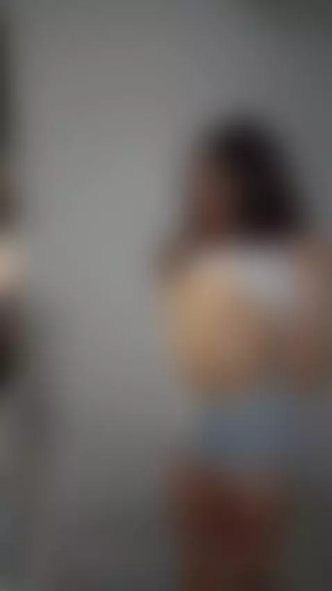 los vecinos me vieron y haora todos quieren con migo by geileen