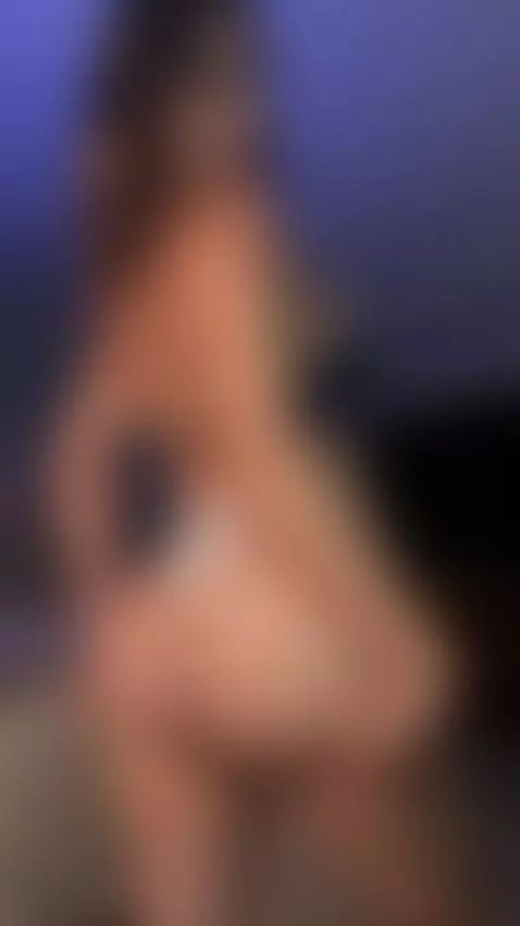 Would you come talk to me… or just keep looking? by iammiche