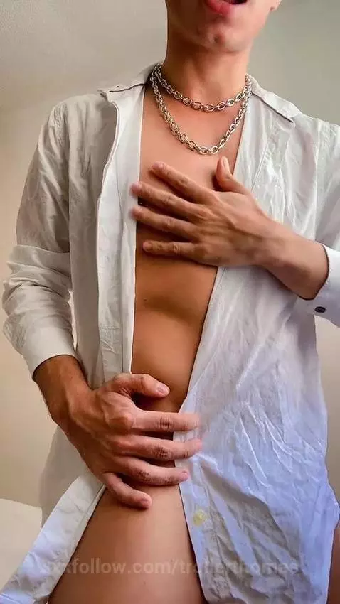 In four he tells me that I am his king 🔥 by trollerthomas