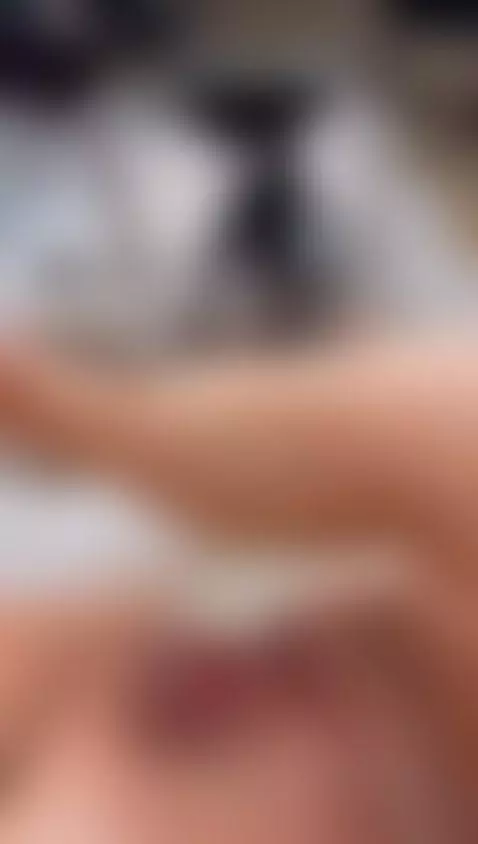 Siempre que me excito grandemente exploto de placer by isabella-arias