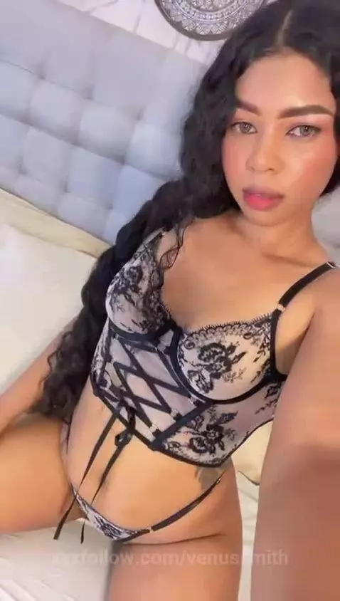 my sexy body are so horny and wet by venussmith