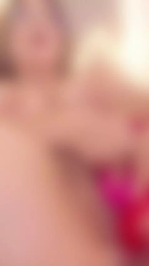 Vibrators on now LIVE ➡️https://beacons.ai/shantallcam by shanntalevans