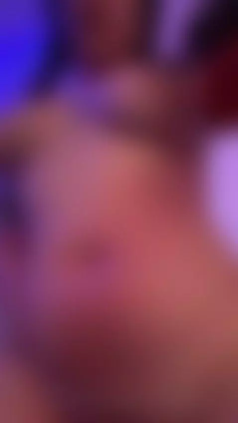 traigo un plug anal mientras follo con un dildo by valery240