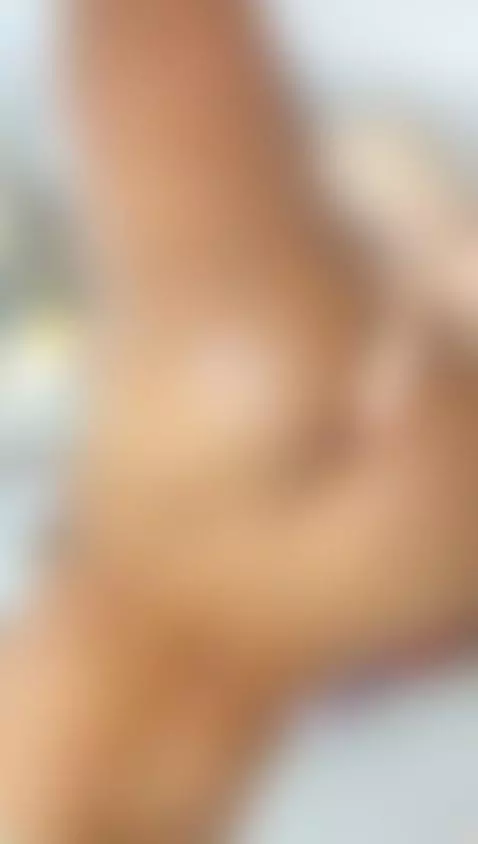 Do you want me to mount you like this? by lauraagomez