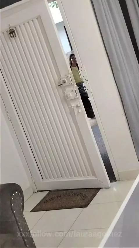 They almost caught me showing my breasts by lauraagomez