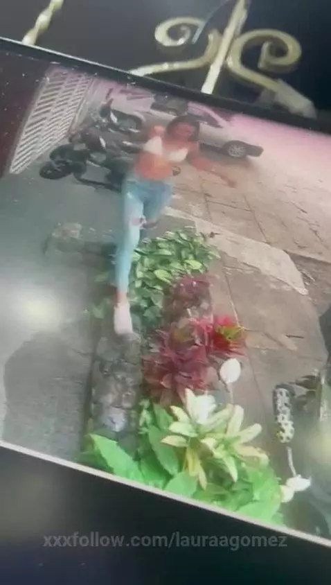 They caught me on camera sticking out my breasts by lauraagomez