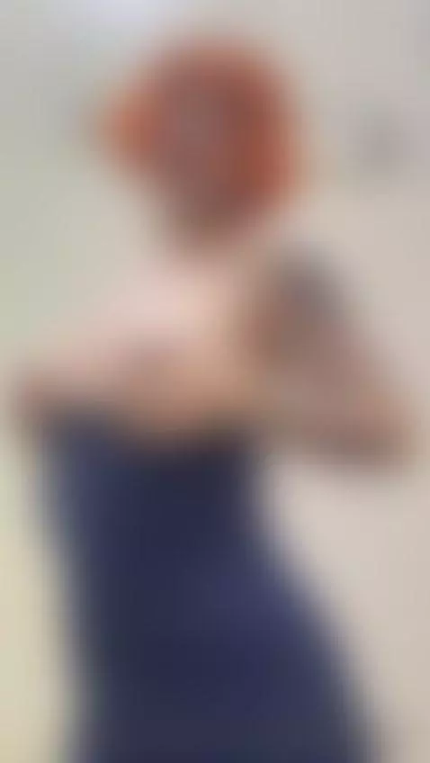 Getting ready for my shower. by gaiadeniiska