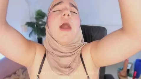 cum in face cute arabic by aysa-khalaff