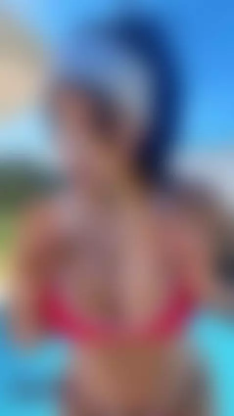 I want to get wet 💦 give me your milk 🍆😈 by marianamartixx