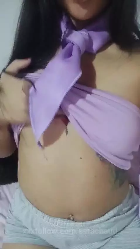 Playing with my boobs, getting me horny, putting my nipples ... by sarachaud