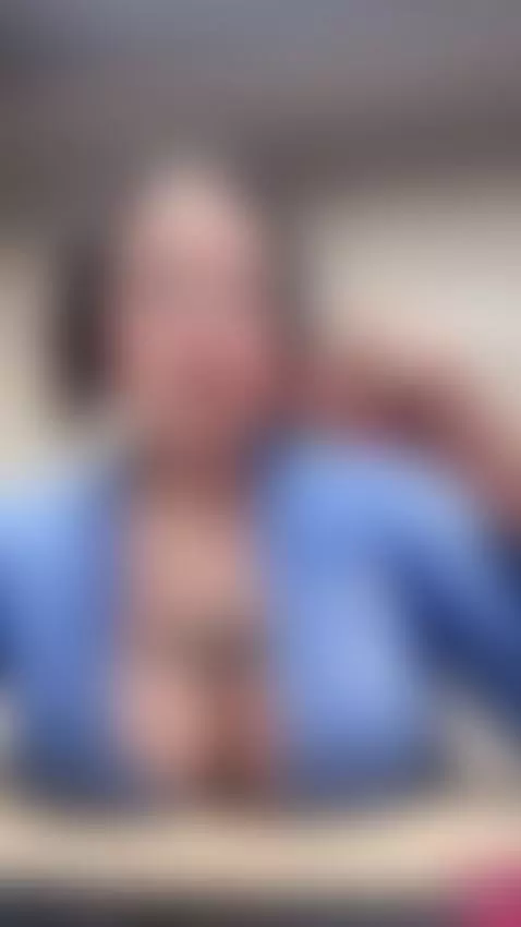 mmmmmm me pica la lengua. me la vas a liviar by deboradumontt