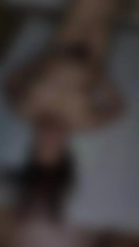 This sexy milf wanna play with u by roxiejackson