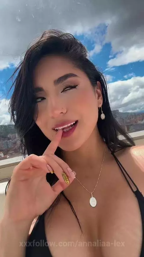 todavia tengo el video... 😏😏 by annaliaa-lex