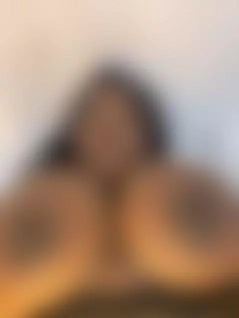 bounces my boobs by ayanaebony