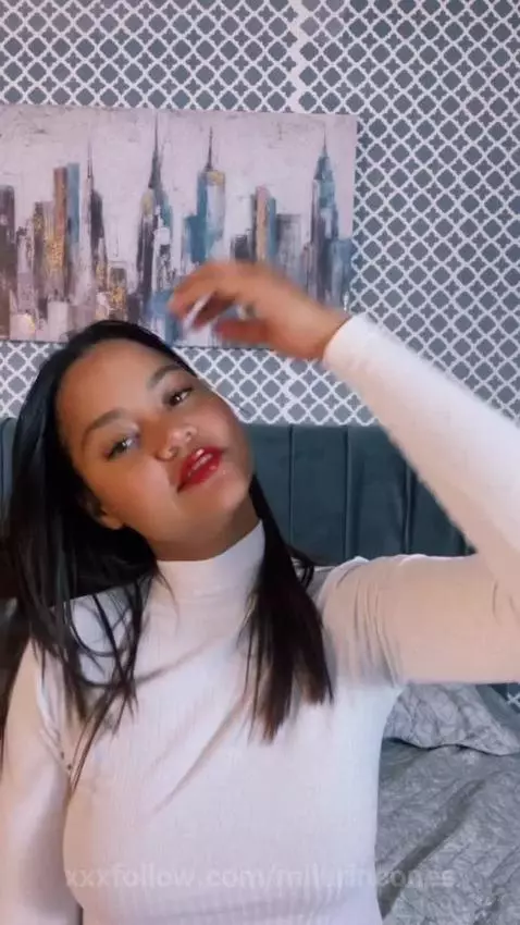 I'm already online until 9 Colombian time, I'll wait for you... by milurincones