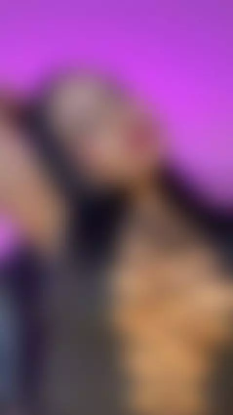 I am online, sexy colombia girl. by hannaa-thompson