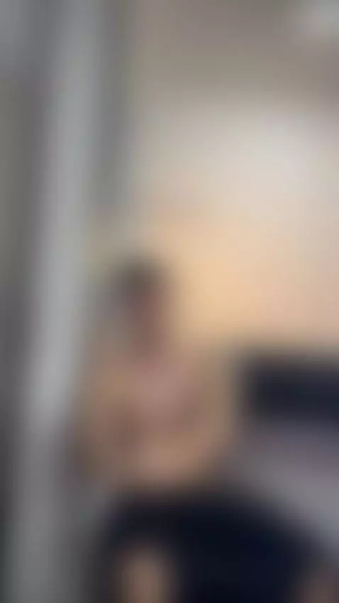 Ella baja y sube😈 by oficialmatt