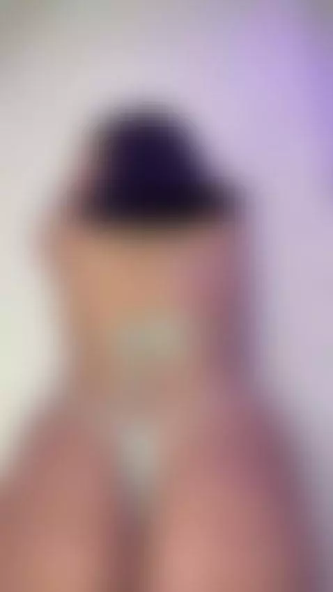 I’m online and already so wet... come see why 💦 by beccamathew