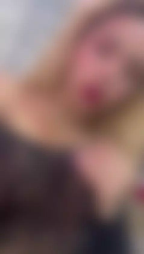 Moans, squirt, anal, toys... And much more you will find her... by miavelveett