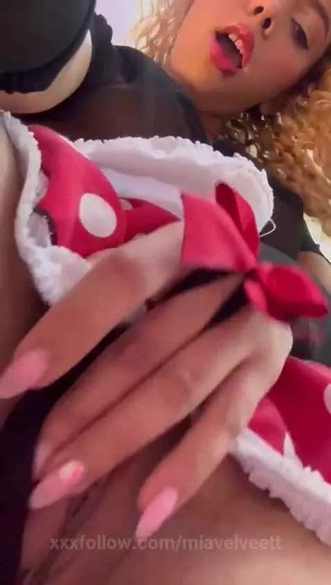 DEEP GAGGING🎀 by miavelveett