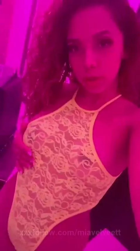 Sweet lips, dirty mind. 🍓 by miavelveett