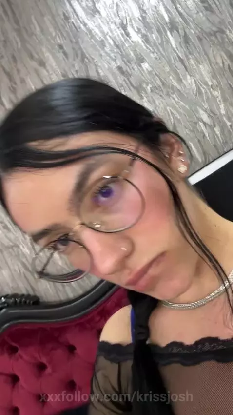 Every curve of mine holds a secret that I want to reveal to ... by krissjosh