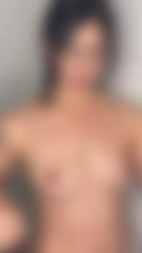 Every curve of mine holds a secret that I want to reveal to ... by krissjosh