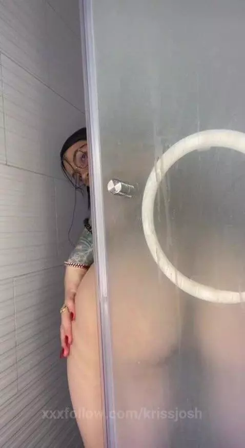 actractive by krissjosh