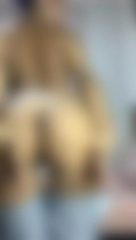 I take off my pants so you can see my ass by melany77