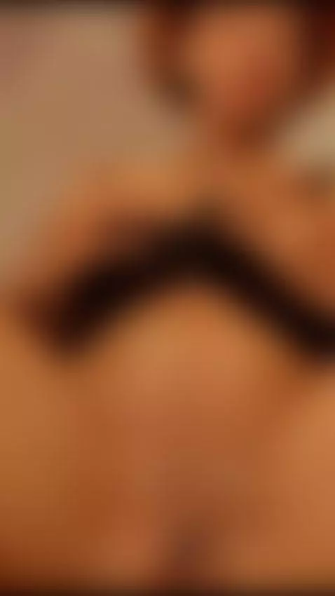 Traces of your lips running over my burning skin 🔥 by melany77