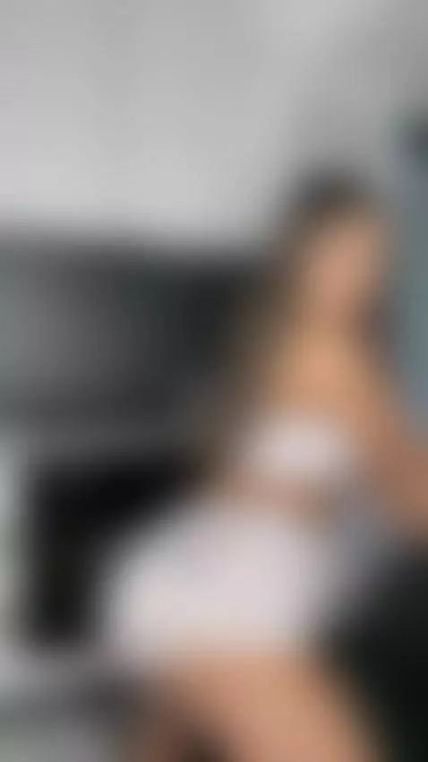 It’s stretching me perfectly, click to see how deep it gets by beatrixblu