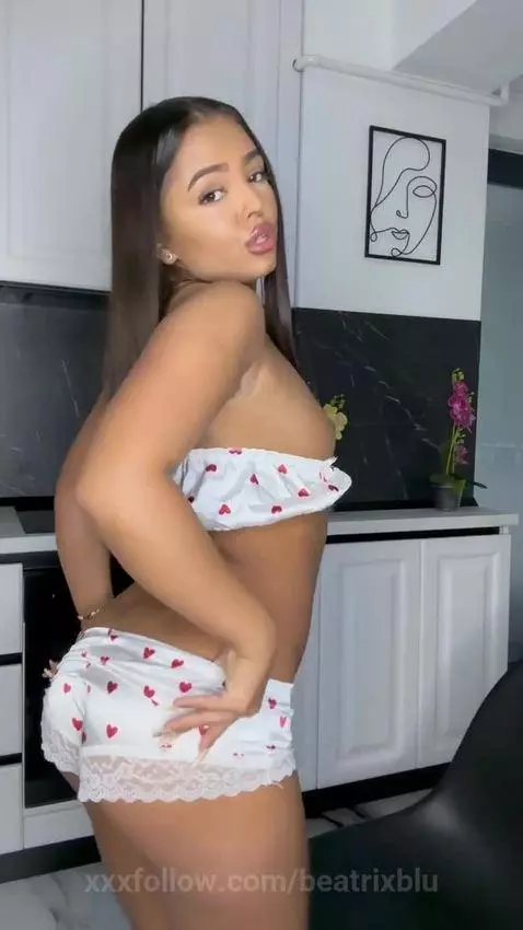 I'm dripping wet, click to see it flow by beatrixblu