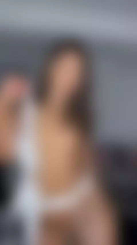 I’m filled to the brim, watch me moan from pleasure by beatrixblu