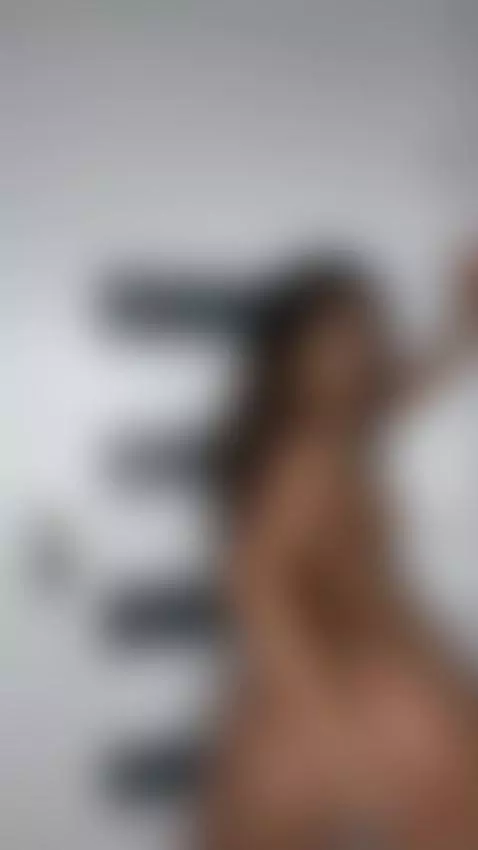 I’m arching my back, click to see why by beatrixblu