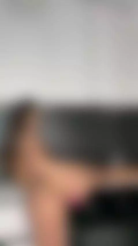 I’m gripping the sheets, watch how hard I’m shaking by beatrixblu