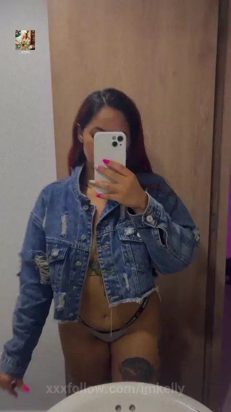 Do you like my curvy?💙💦👇🏻 by imkelly