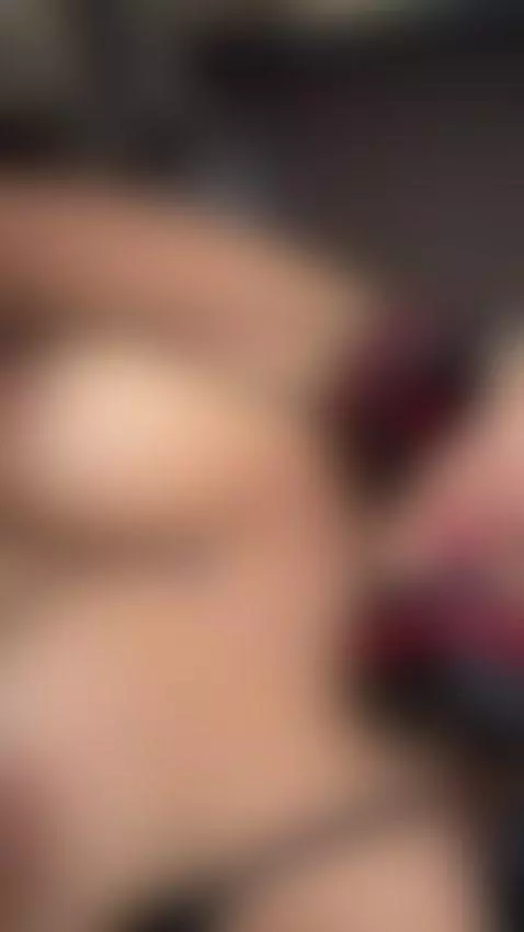 Hii 💦👇🏻 by imkelly