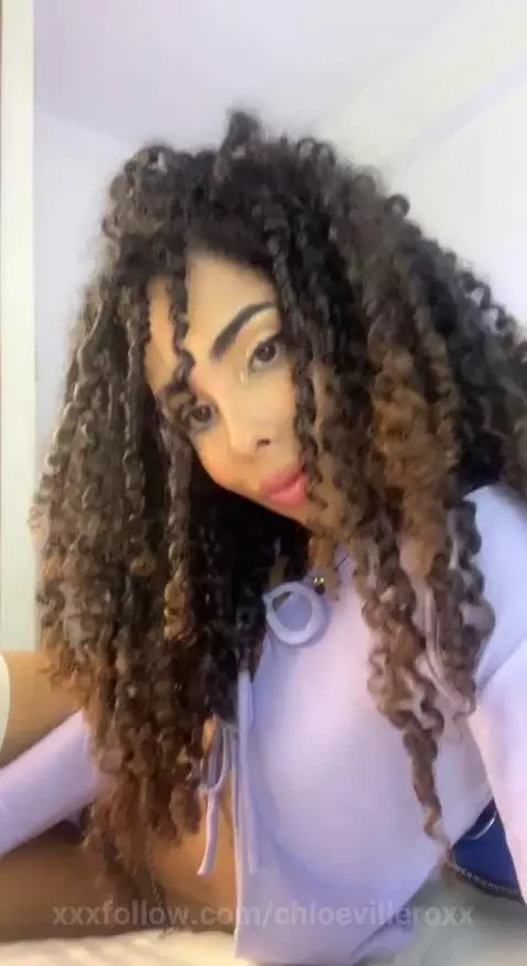 hi by chloevilleroxx