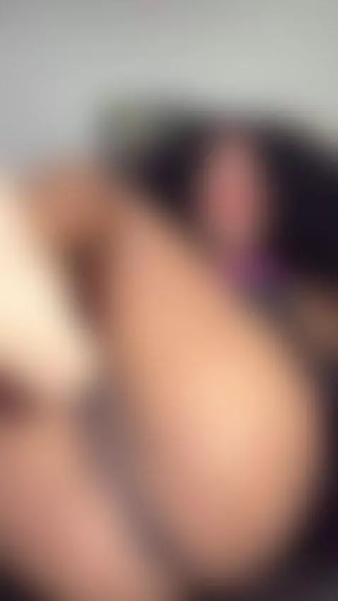 Do you like my ass? by chloevilleroxx