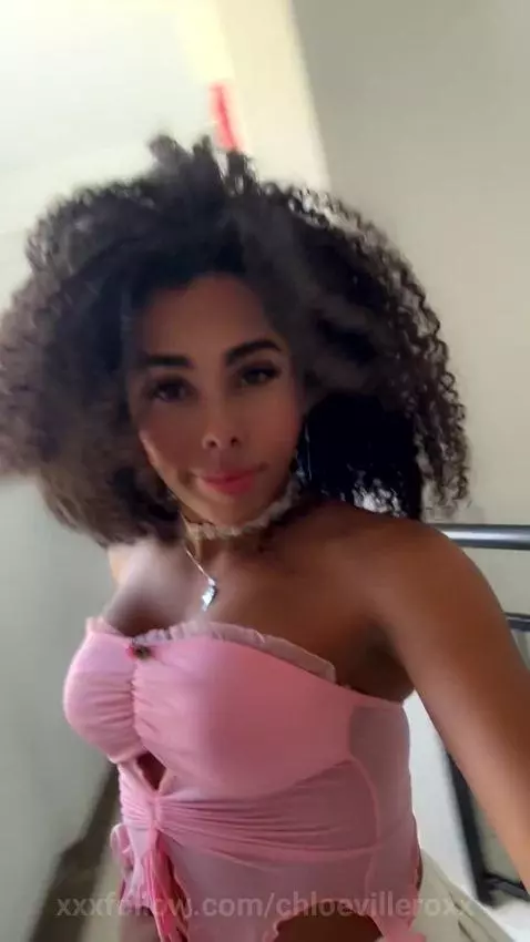 Do you suck your Tgirl neighbor in the hallway😈? by chloevilleroxx