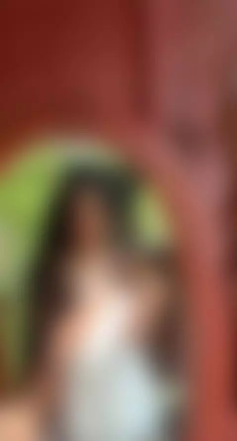 Hellooo by chloevilleroxx