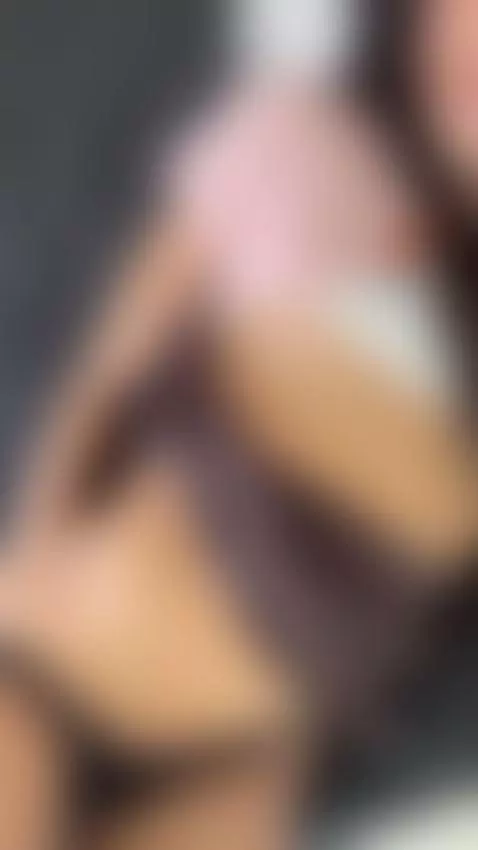 My body is made so that you can get lost in it by chloevilleroxx