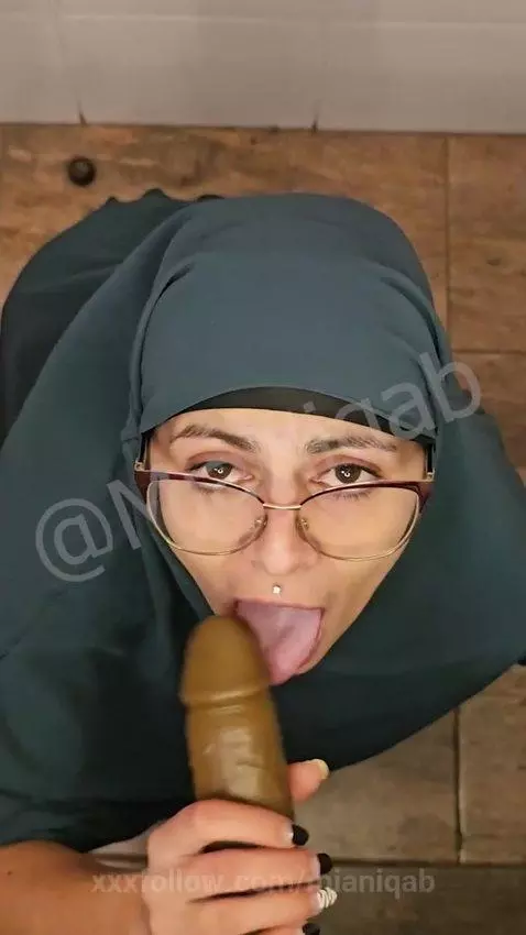 POV Sucking BBC Dildo 🥵👅💦❤ FULL VIDEO ON MY PROFILE by mianiqab