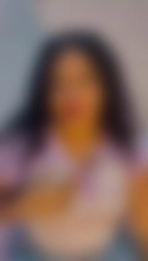 Hoy no llevo ropa interior 😏🩲🚫
Imagina lo fácil que es… perd... by ashley-07