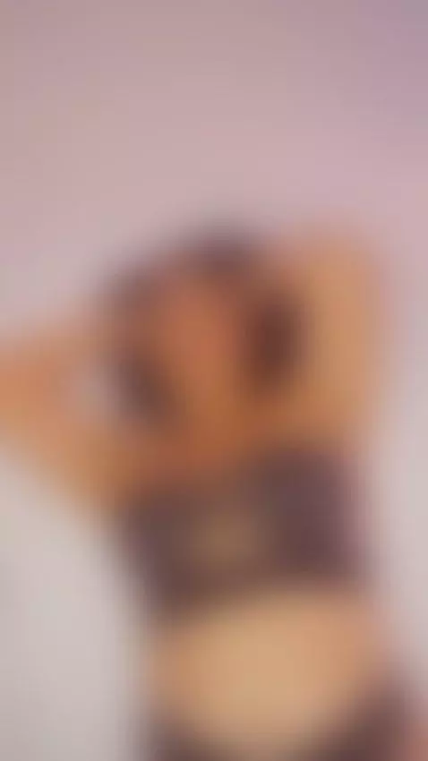 Slow hips dirty mind 😏💋 by ashley-07