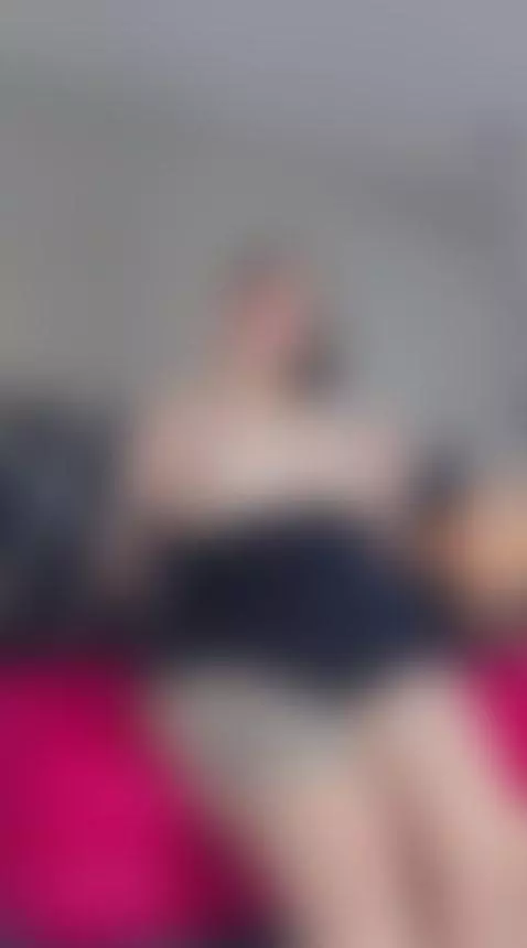 Peach so juicy it’s illegal 🍑 by melissabloomm