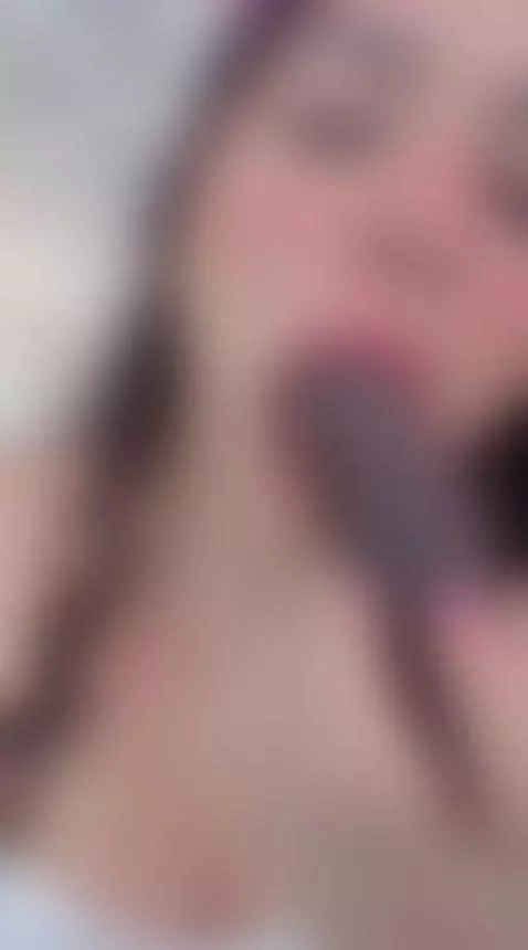 I love sucking that cock until you leave my mouth dripping w... by melissabloomm